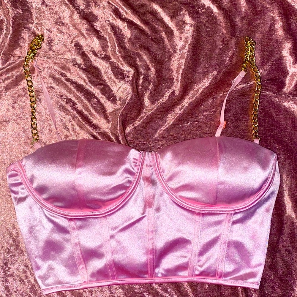 Pink chain satin like feel crop top 💖💗💕